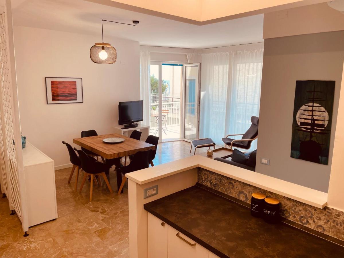לידו די ג'סולו Appartamento Cima - Vista Mare, 3 Camere, Wifi, Family Apartment מראה חיצוני תמונה